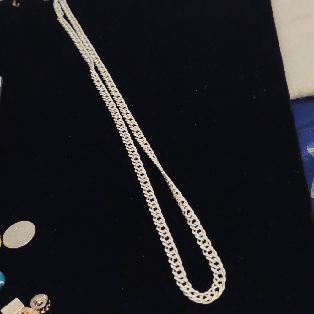 Chain - Picture 3 of 3